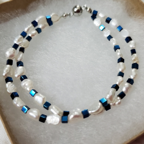 🔥 Blessed Moon Artifacts Petite Pearl Bracelet - Picture 5 of 6